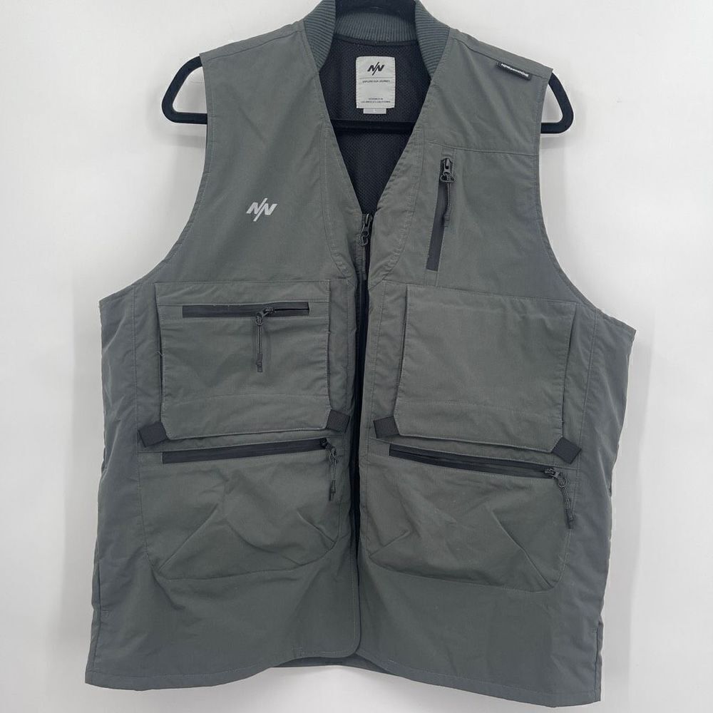 Men's Outdoor Adventure Vest in Gray